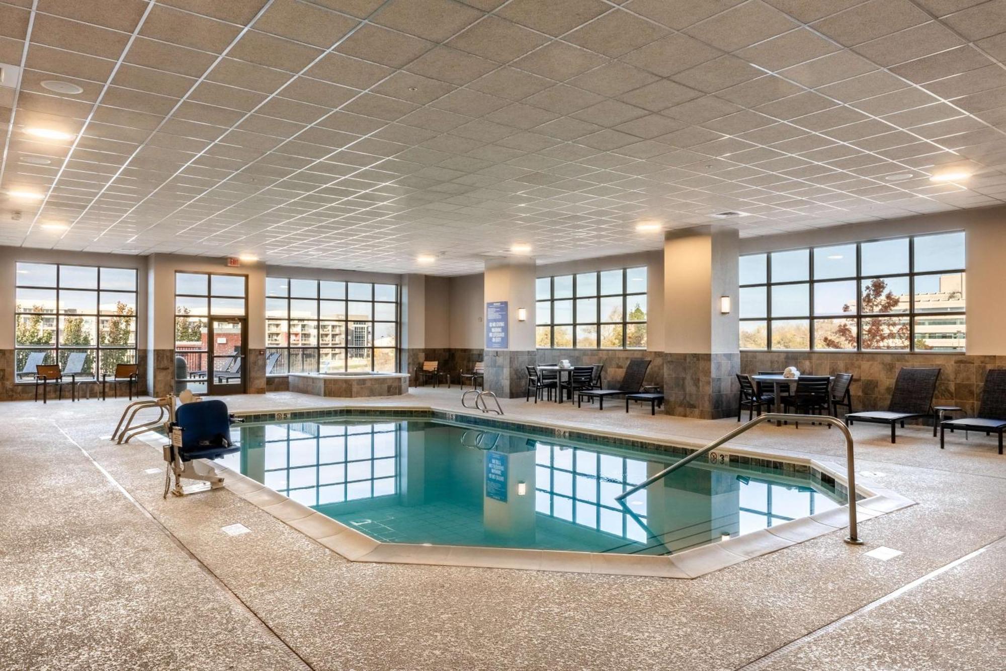 Drury Plaza Hotel Broadview Wichita Ngoại thất bức ảnh