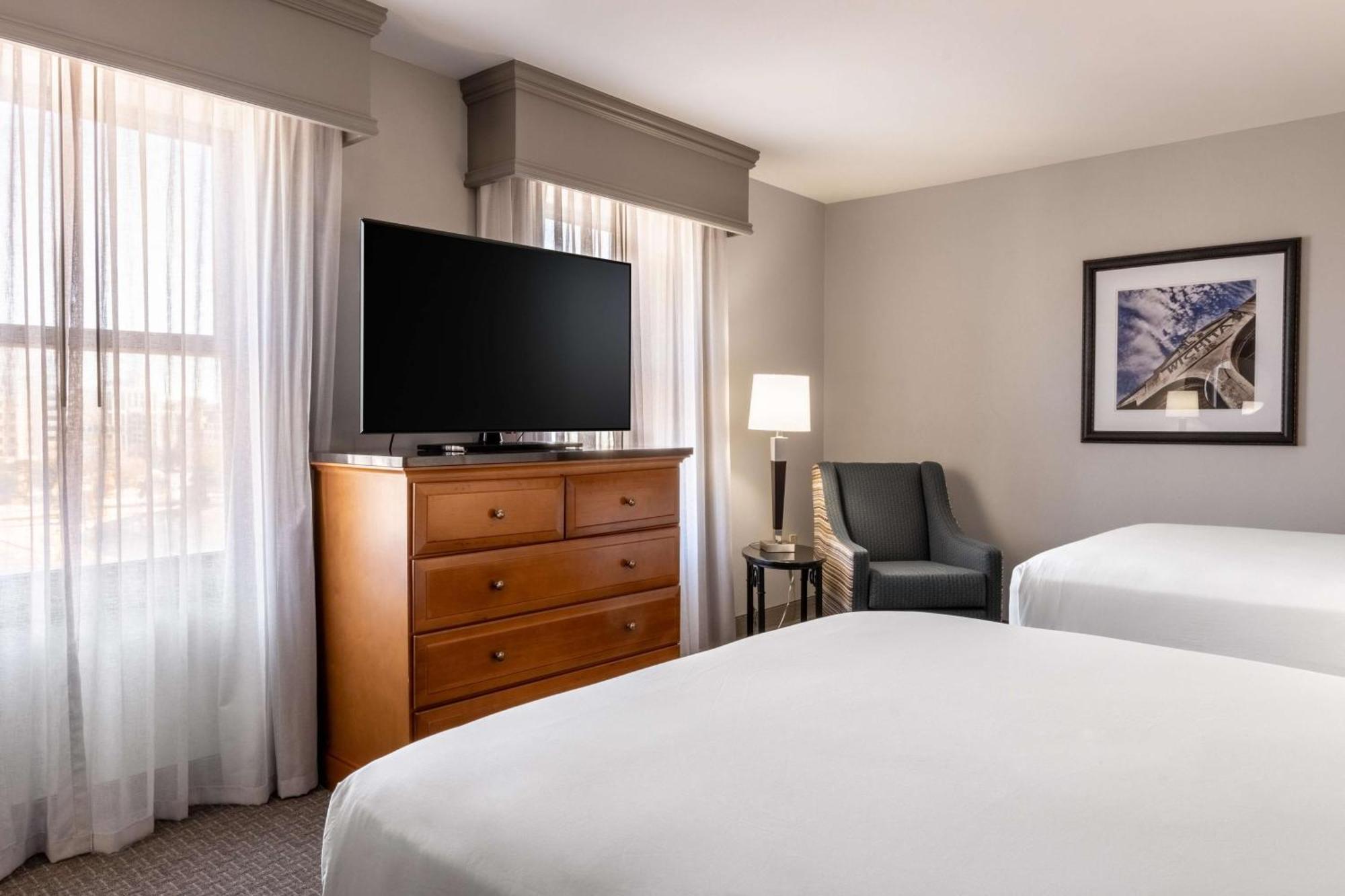 Drury Plaza Hotel Broadview Wichita Ngoại thất bức ảnh
