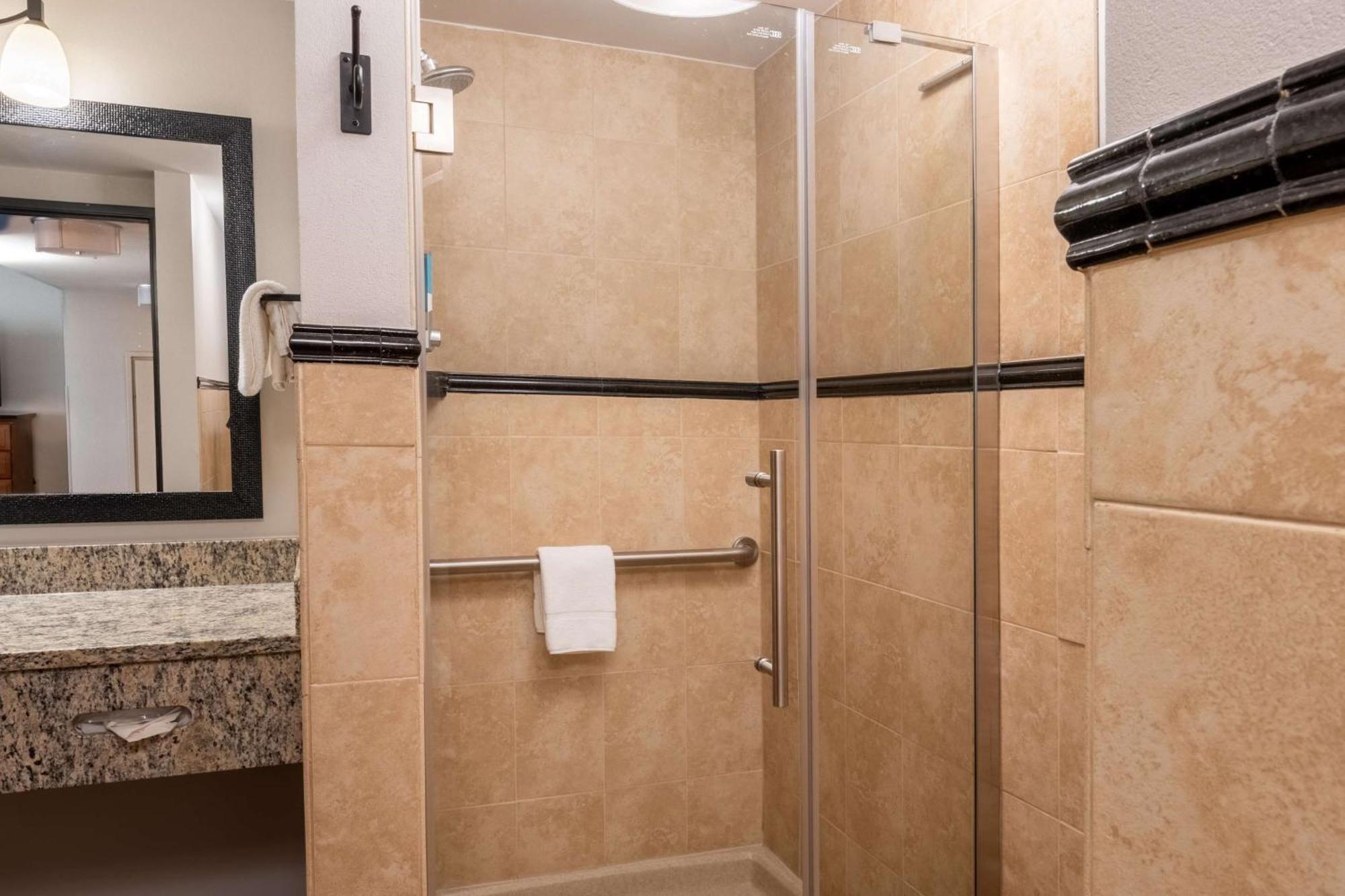 Drury Plaza Hotel Broadview Wichita Ngoại thất bức ảnh
