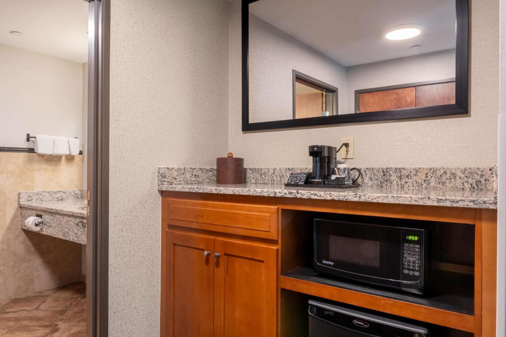 Drury Plaza Hotel Broadview Wichita Ngoại thất bức ảnh