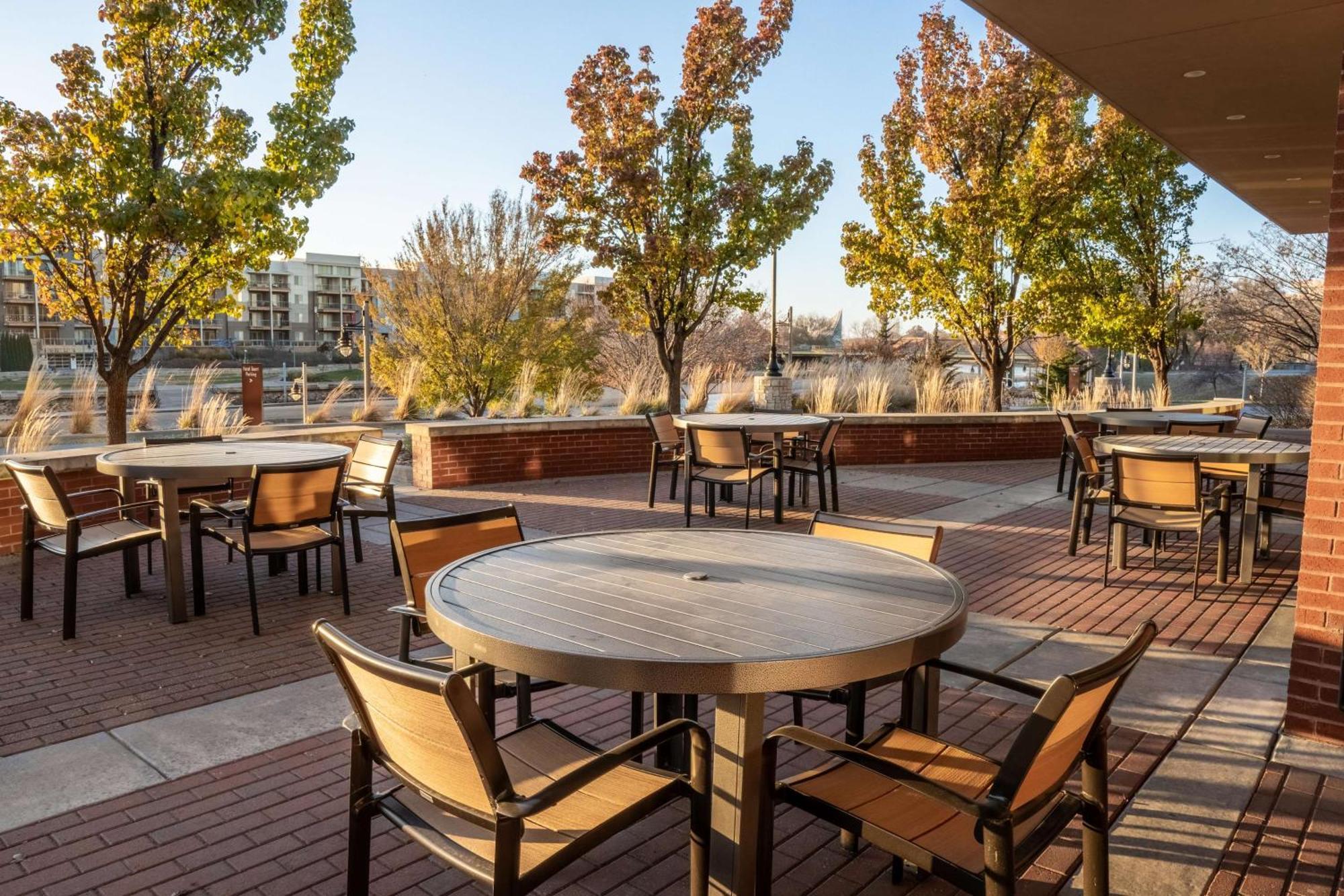 Drury Plaza Hotel Broadview Wichita Ngoại thất bức ảnh