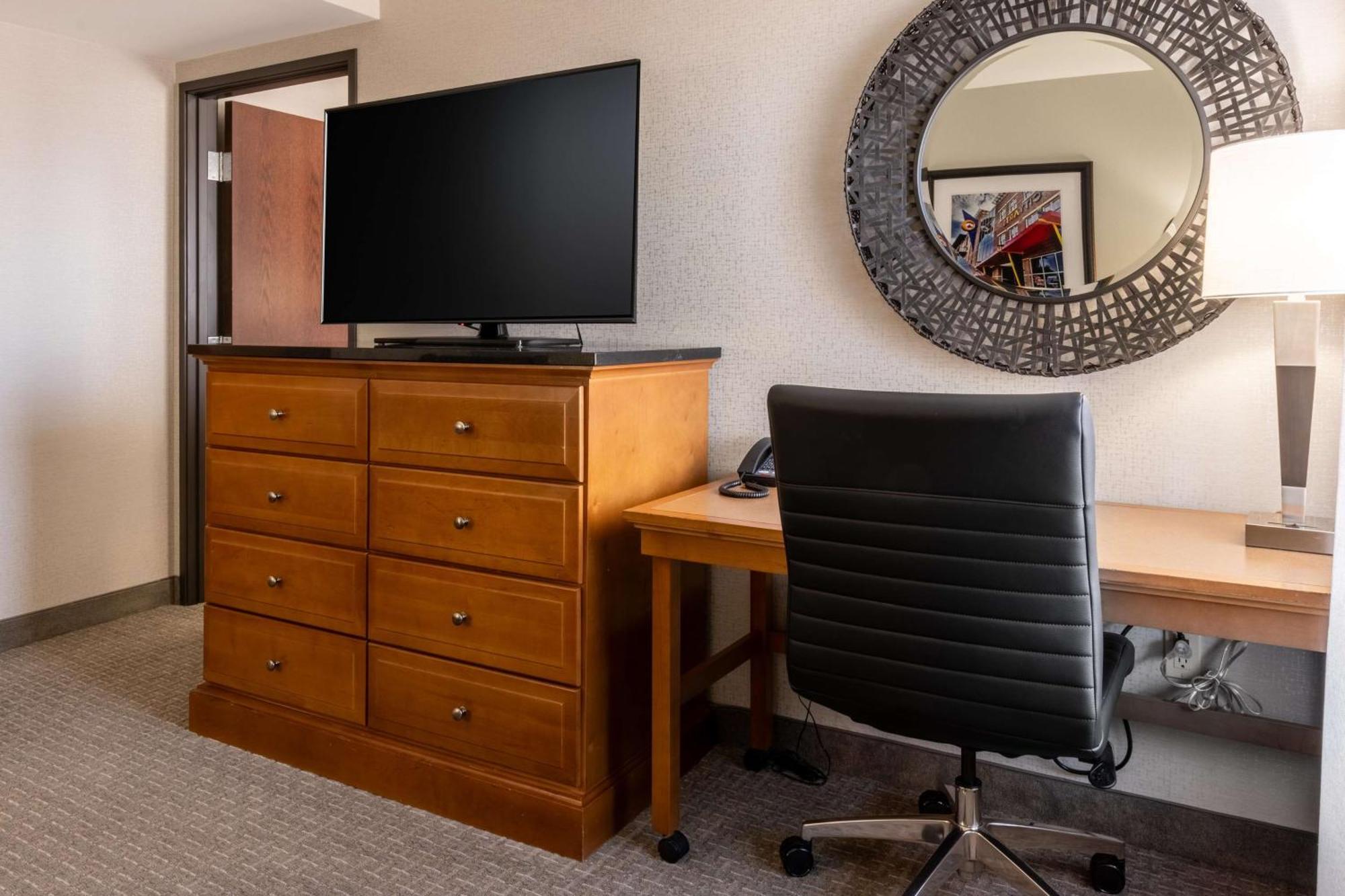 Drury Plaza Hotel Broadview Wichita Ngoại thất bức ảnh