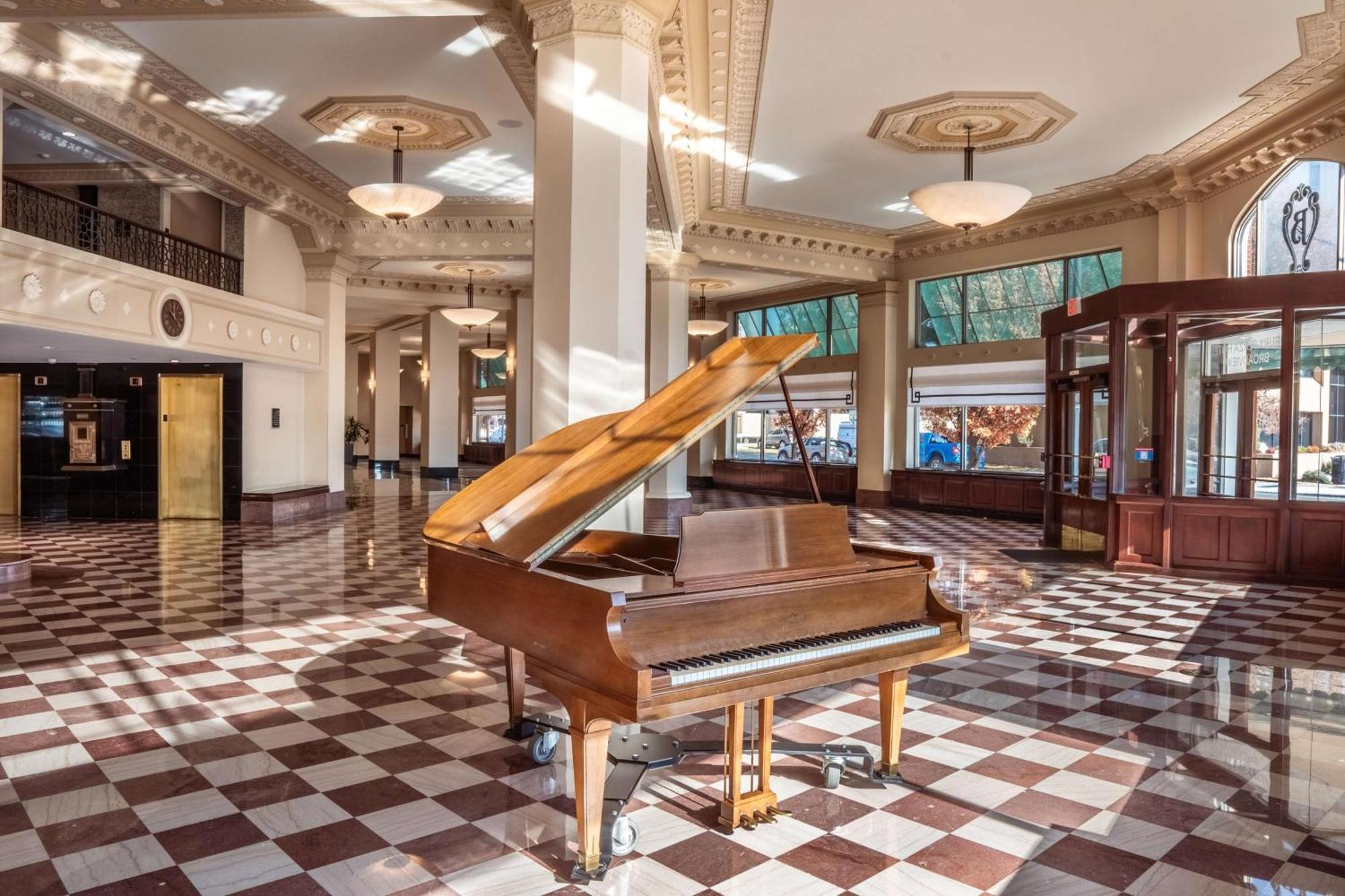 Drury Plaza Hotel Broadview Wichita Ngoại thất bức ảnh