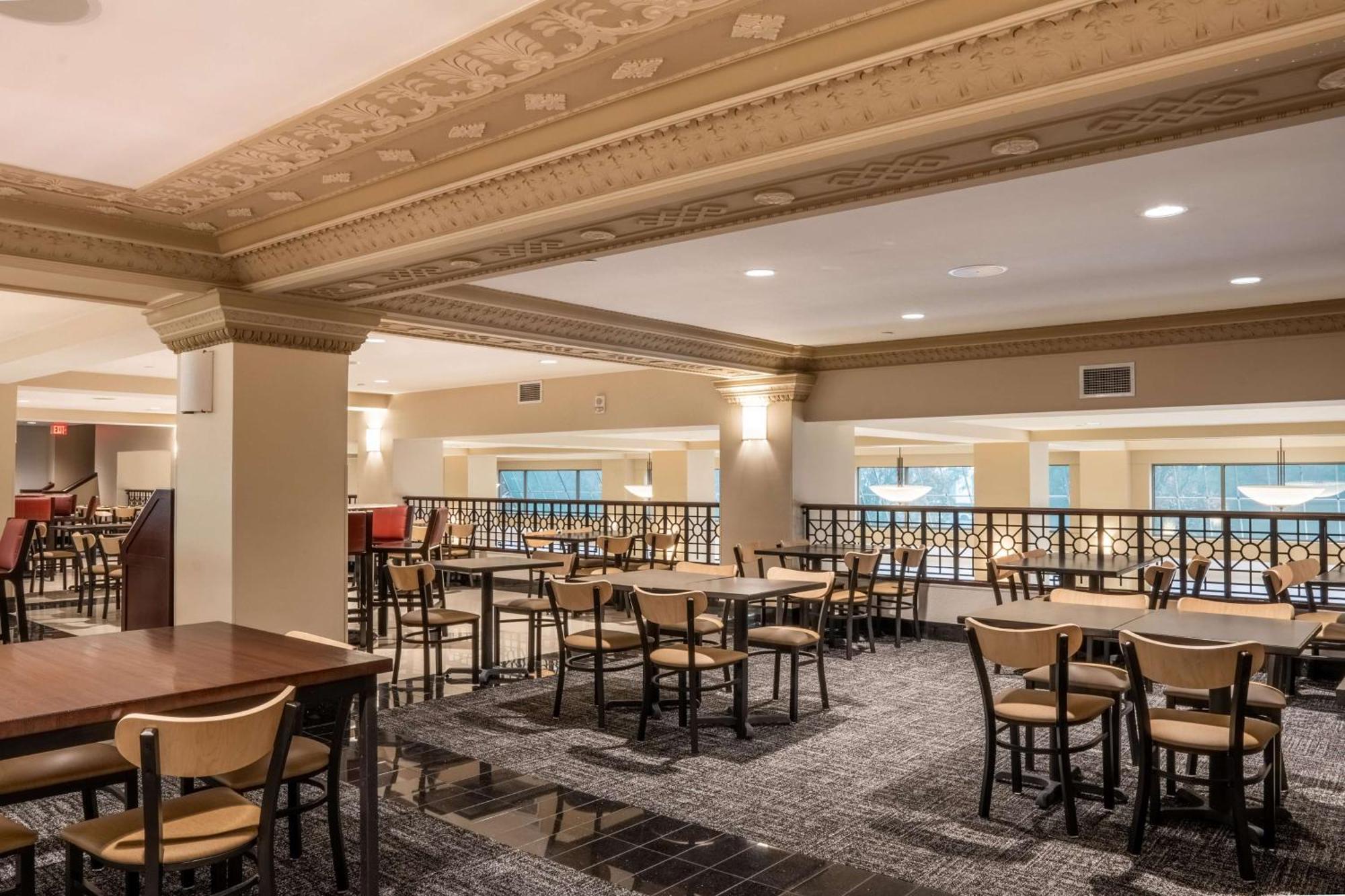 Drury Plaza Hotel Broadview Wichita Ngoại thất bức ảnh